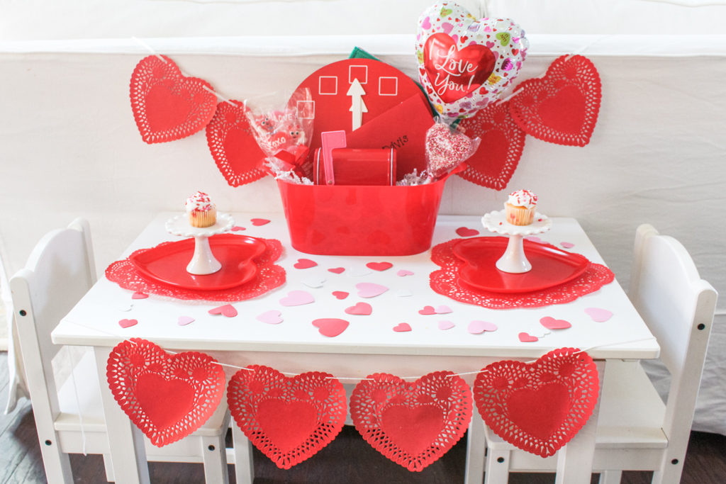 children's Valentine's Day tablescape #valentinesday #tablescape