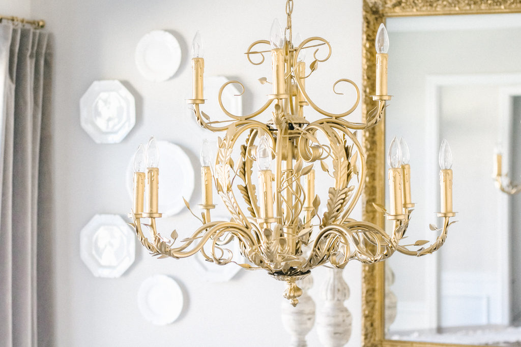 Diy Gold Spray Painted Chandelier, How To Paint A Gold Chandelier