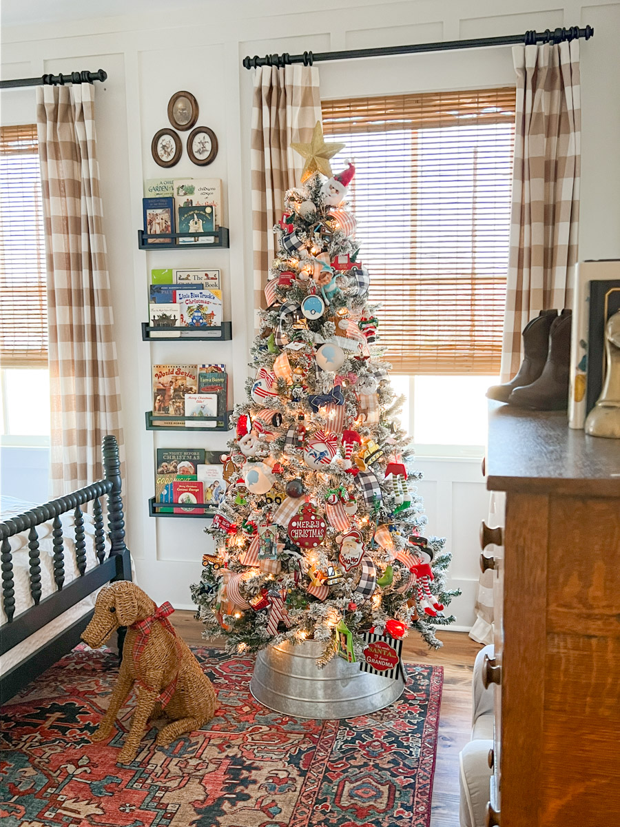 Christmas Home Tour 2022 - Home and Hallow